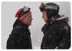 President Dmitry Medvedev and Prime Minister Vladimir Putin spent Sunday at the Krasnaya Polyana ski resort.|3 january, 2010|20:35