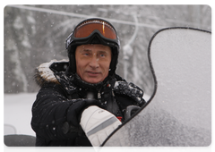 Prime Minister Vladimir Putin spent Sunday at the Krasnaya Polyana ski resort.|3 january, 2010|20:53