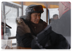 President Dmitry Medvedev and Prime Minister Vladimir Putin spent Sunday at the Krasnaya Polyana ski resort.|3 january, 2010|20:59