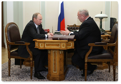 Prime Minister Vladimir Putin holds a meeting with Vladimir Grodetsky, director general of Izhevsk Machine-Building Factory