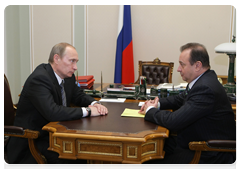 Prime Minister Vladimir Putin holding a working meeting with Vladimir Strzhalkovsky, director general and chairman of the board of Norilsk Nickel|30 january, 2010|18:47