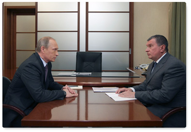 Prime Minister Vladimir Putin meets with Deputy Prime Minister Igor Sechin