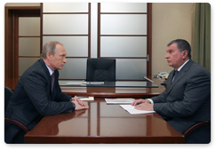 Prime Minister Vladimir Putin meets with Deputy Prime Minister Igor Sechin