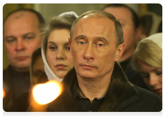 Prime Minister Vladimir Putin attended a Christmas service at the St Martyrs Alexander and Antonina Rimsky Church in Kostroma’s Selishche District|7 january, 2010|08:19