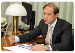 Deputy Minister of Industry and Trade Denis Manturov during a meeting with Prime Minister Vladimir Putin|1 october, 2010|11:49