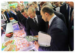 Prime Minister Vladimir Putin at the 12th annual agricultural exhibition Golden Autumn|1 october, 2010|15:16