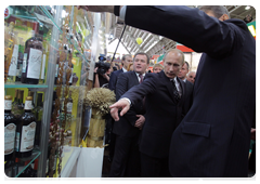 Prime Minister Vladimir Putin at the 12th annual agricultural exhibition Golden Autumn|1 october, 2010|15:16