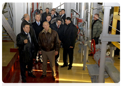 Prime Minister Vladimir Putin commissioning the third start-up complex at the Yukharovskoye gas condensate field|11 october, 2010|15:15