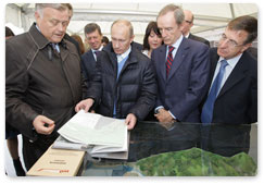 Vladimir Putin inspects construction of the road between Adler and Krasnaya Polyana