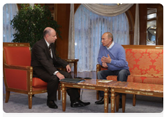 Prime Minister Vladimir Putin meeting with Chairman of the Supervisory Board of the Russian International Olympic University Vladimir Potanin in Sochi|13 october, 2010|18:53