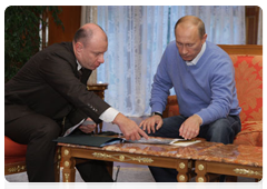 Prime Minister Vladimir Putin meeting with Chairman of the Supervisory Board of the Russian International Olympic University Vladimir Potanin in Sochi|13 october, 2010|18:53