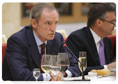 Chairman of the IOC Coordination Commission Jean-Claude Killy|13 october, 2010|19:00