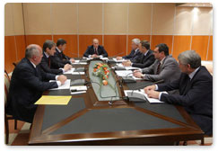 Prime Minister Vladimir Putin meets with Russian business leaders, partners of the Russian Grand Priх, in Sochi
