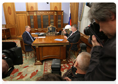 Prime Minister Vladimir Putin at a meeting with Deputy Chairman of the State Duma and LDPR leader Vladimir Zhirinovsky|19 october, 2010|18:40