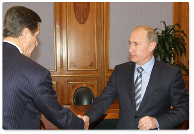 Prime Minister Vladimir Putin meets with Deputy Prime Minister Alexander Zhukov