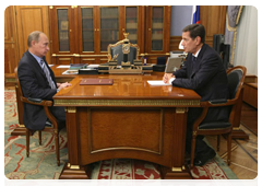 Prime Minister Vladimir Putin with Deputy Prime Minister Alexander Zhukov|19 october, 2010|19:28