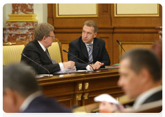 First Deputy Prime Minister Igor Shuvalov and Deputy Prime Minister and Minister of Finance Alexei Kudrin before a meeting of the Government of the Russian Federation|21 october, 2010|17:03