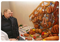 Prime Minister Vladimir Putin visiting the agricultural holding company Eurodon|22 october, 2010|20:55