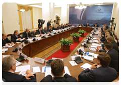 Prime Minister Vladimir Putin during a meeting in Rostov-on-Don on harvesting and the development of livestock farming|22 october, 2010|21:26