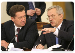 Stavropol Territory Governor Valery Gayevsky and Belgorod Region Governor Yevgeny Savchenko during a meeting on the results of the harvest and the development of livestock production|22 october, 2010|21:26