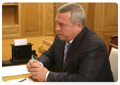 Governor of Rostov Region Vasily Golubev at a meeting with Prime Minister Vladimir Putin|22 october, 2010|22:34