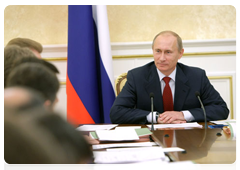 Prime Minister Vladimir Putin at a meeting of the Government Presidium|25 october, 2010|16:18