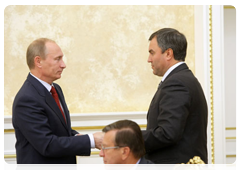 Prime Minister Vladimir Putin and Deputy Prime Minister and Chief of Staff of the Government’s Executive Office Vyacheslav Volodin at a meeting of the Government Presidium|25 october, 2010|16:18