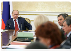 Prime Minister Vladimir Putin at a meeting of the Government Presidium|25 october, 2010|17:50