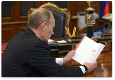 Vladimir Putin discusses the publication of a version of Alexander Solzhenitsyn’s The Gulag Archipelago for schoolchildren with Natalya Solzhenitsyna