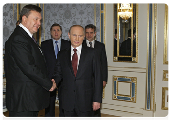 Prime Minister Vladimir Putin meeting with Ukrainian President Viktor Yanukovych|27 october, 2010|16:30