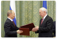 A series of documents have been signed in the presence of Prime Minister Vladimir Putin and Ukrainian Prime Minister Mykola Azarov following Russian-Ukrainian talks