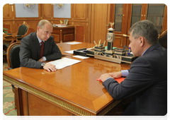 Prime Minister Vladimir Putin meeting with Minister of Civil Defence, Emergencies and Disaster Relief Sergei Shoigu|4 october, 2010|11:47