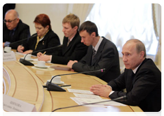 Prime Minister Vladimir Putin addressing a meeting of executives of the St Petersburg and Leningrad Region Federation of Trade Unions|7 october, 2010|17:36