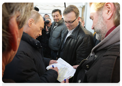 Prime Minister Vladimir Putin meeting with residents of the village of Verkhnyaya Vereya|1 november, 2010|18:11