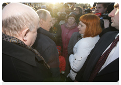 Prime Minister Vladimir Putin meeting with residents of the village of Verkhnyaya Vereya|1 november, 2010|18:11