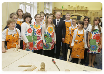 Prime Minister Vladimir Putin visiting Moscow school No. 1060 and examining educational innovations|10 november, 2010|15:40