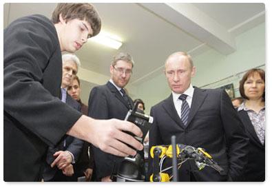 Prime Minister Vladimir Putin visits Moscow school No. 1060, reviews educational innovations