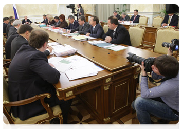 Prime Minister Vladimir Putin chairing a meeting of the Government Presidium|11 november, 2010|16:55