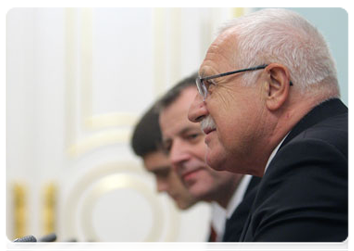Czech President Vaclav Klaus at a meeting with Prime Minister Vladimir Putin|11 november, 2010|18:31