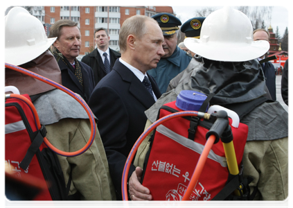 Prime Minister Vladimir Putin visiting the Civil Defence Academy at the Emergencies Ministry where he examined firefighting equipment|12 november, 2010|16:55