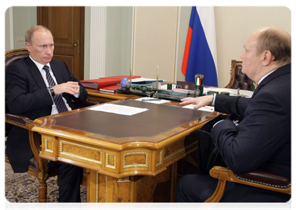 Prime Minister Vladimir Putin meeting with Penza Region Governor Vasily Bochkaryov|15 november, 2010|10:59