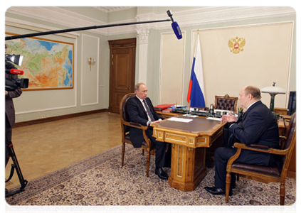 Prime Minister Vladimir Putin meeting with Penza Region Governor Vasily Bochkaryov|15 november, 2010|10:59