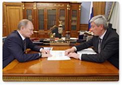 Prime Minister Vladimir Putin meets with Yury Chikhanchin, head of the Federal Service for Financial Regulation (Rosfinmonitoring)