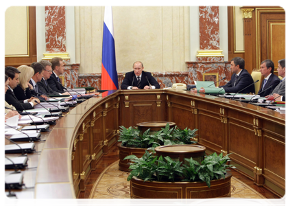 Prime Minister Vladimir Putin chairing a meeting of the Government of the Russian Federation|17 november, 2010|16:19