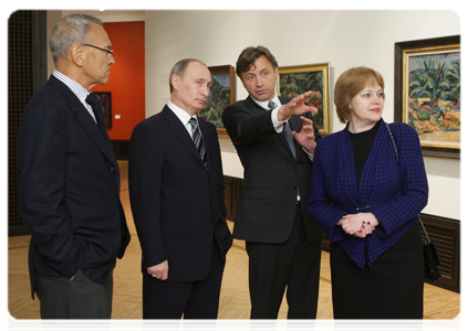 Prime Minister Vladimir Putin at an exhibition of Petr Konchalovsky, one of the initiators of avant-garde in Russia, in the Tretyakov Gallery|17 november, 2010|23:43