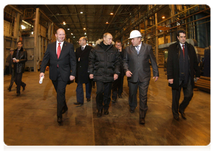 Prime Minister Vladimir Putin visiting the VSMPO-AVISMA Corporation in the Sverdlovsk Region|18 november, 2010|14:53