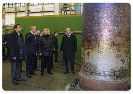 Prime Minister Vladimir Putin visiting the VSMPO-AVISMA Corporation in the Sverdlovsk Region|18 november, 2010|14:53