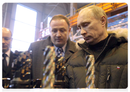 Prime Minister Vladimir Putin visiting the VSMPO-AVISMA Corporation in the Sverdlovsk Region|18 november, 2010|14:53