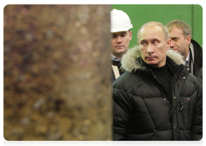 Prime Minister Vladimir Putin visiting the VSMPO-AVISMA Corporation in the Sverdlovsk Region|18 november, 2010|17:12