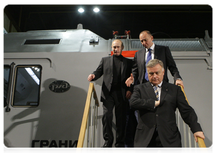 Prime Minister Vladimir Putin touring the Ural Locomotives production facilities in the town of Verkhnyaya Pyshma|18 november, 2010|18:34